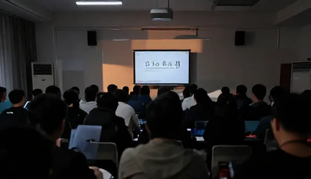 效率提升中的技术开发应用,如何优化使用与维护